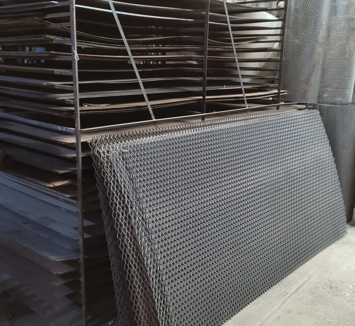 BIFI - Berisso Insumos Ferreteros Industriales - Ferretería y perfiles de hierros en Berisso