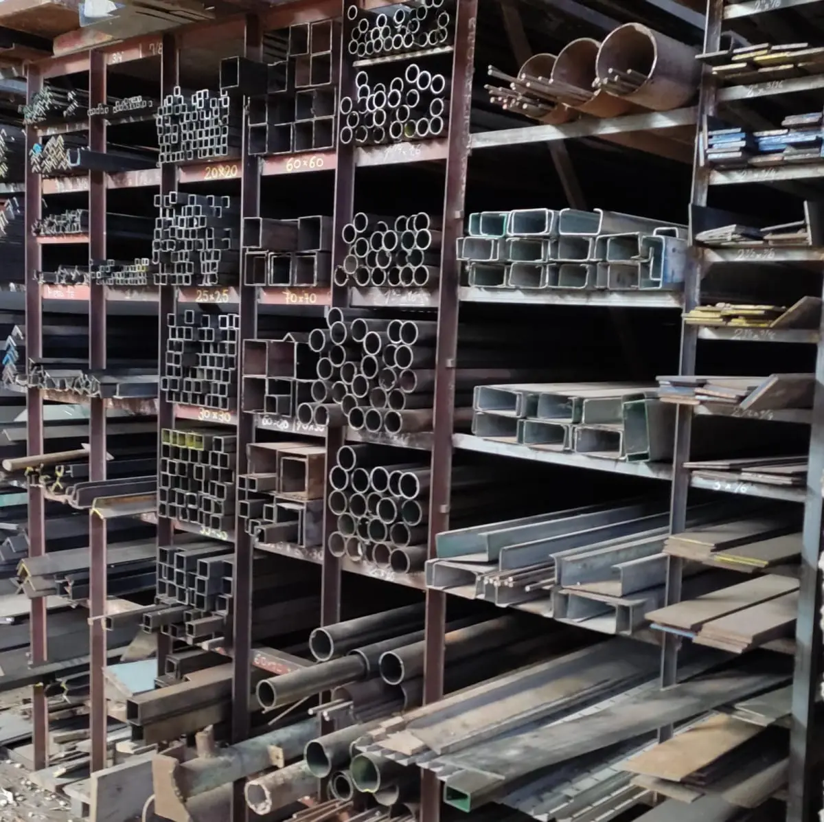 BIFI - Berisso Insumos Ferreteros Industriales - Ferretería y perfiles de hierros en Berisso